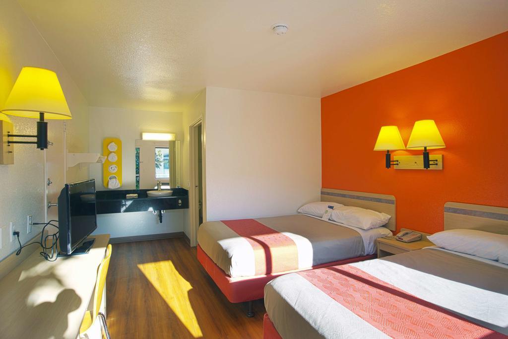 North Charleston Lodge ภายนอก รูปภาพ